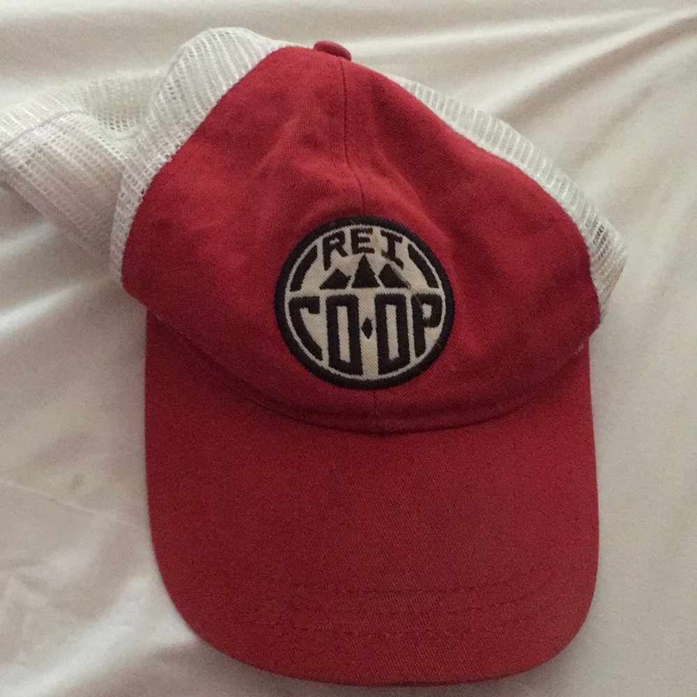 REI mesh hat
